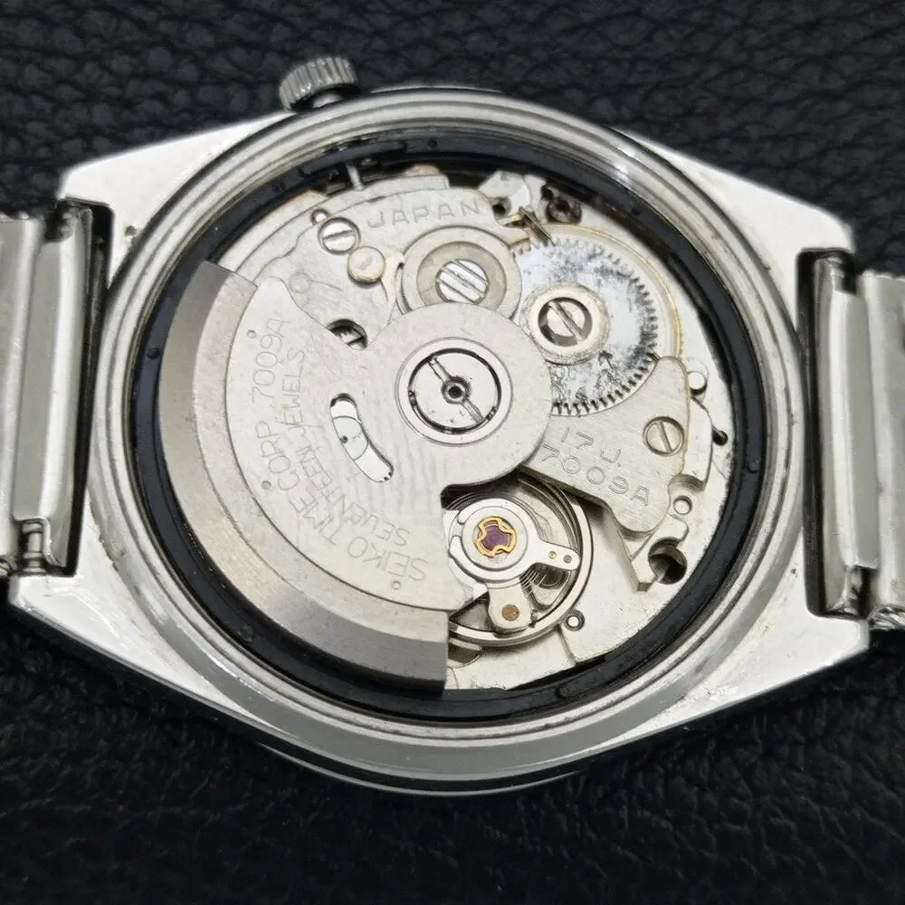 Vintage 1981 Seiko Automatic Mens Silver Watch W/daydate & Red accents